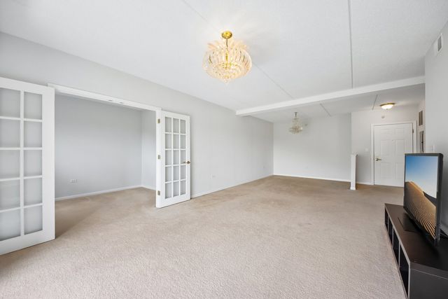 190 N Milwaukee Avenue 401, Wheeling, IL 60090