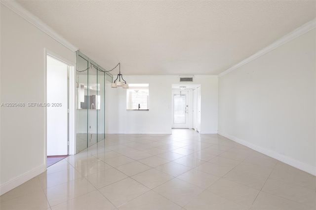 7350 NW 18th St 206, Margate, FL 33063