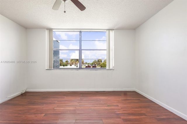 7350 NW 18th St 206, Margate, FL 33063