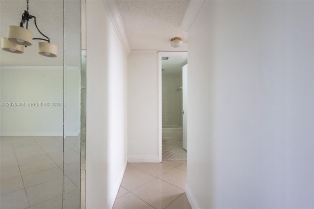 7350 NW 18th St 206, Margate, FL 33063