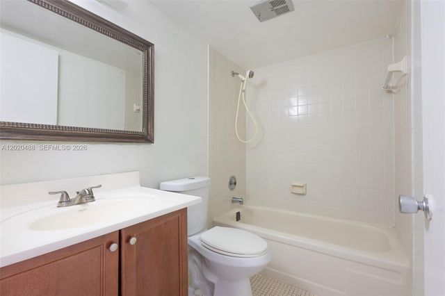 7350 NW 18th St 206, Margate, FL 33063
