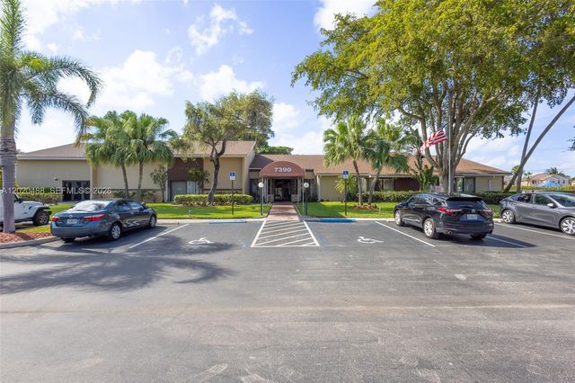 7350 NW 18th St 206, Margate, FL 33063