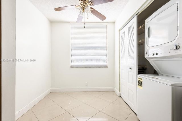 7350 NW 18th St 206, Margate, FL 33063