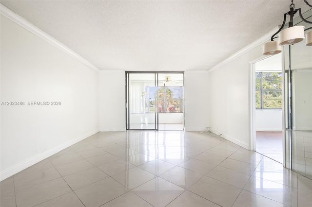 7350 NW 18th St 206, Margate, FL 33063