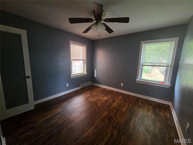 3510 Central Place, St Louis, MO 63121