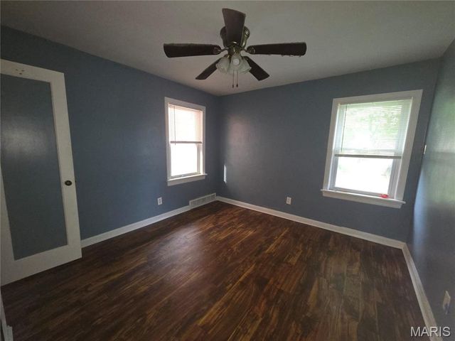 3510 Central Place, St Louis, MO 63121