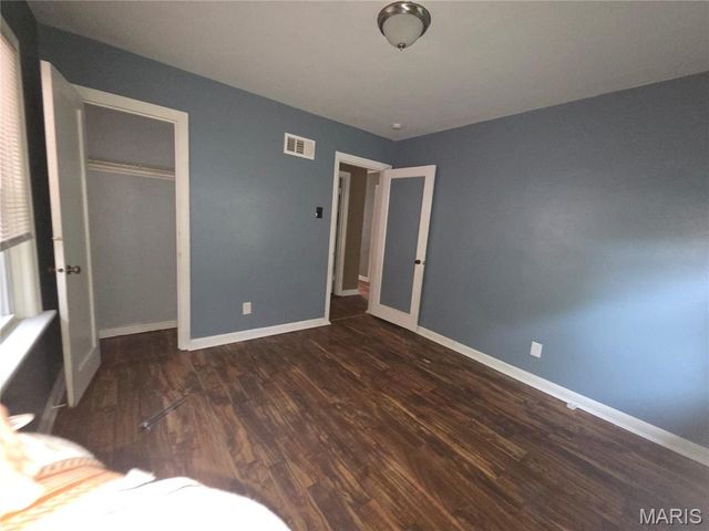 3510 Central Place, St Louis, MO 63121