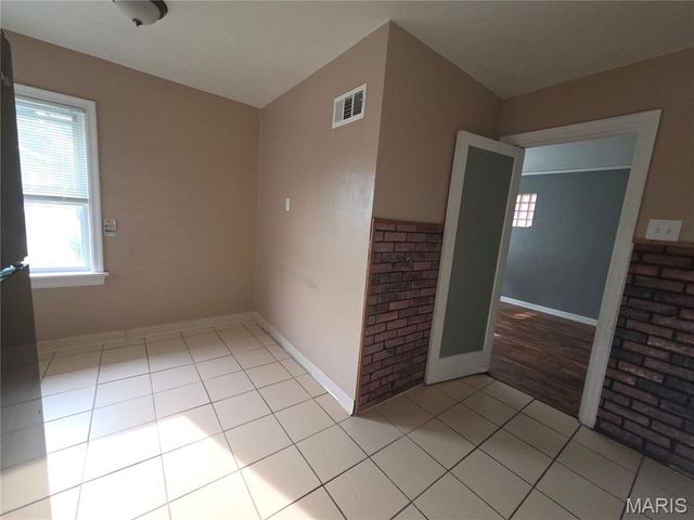 3510 Central Place, St Louis, MO 63121