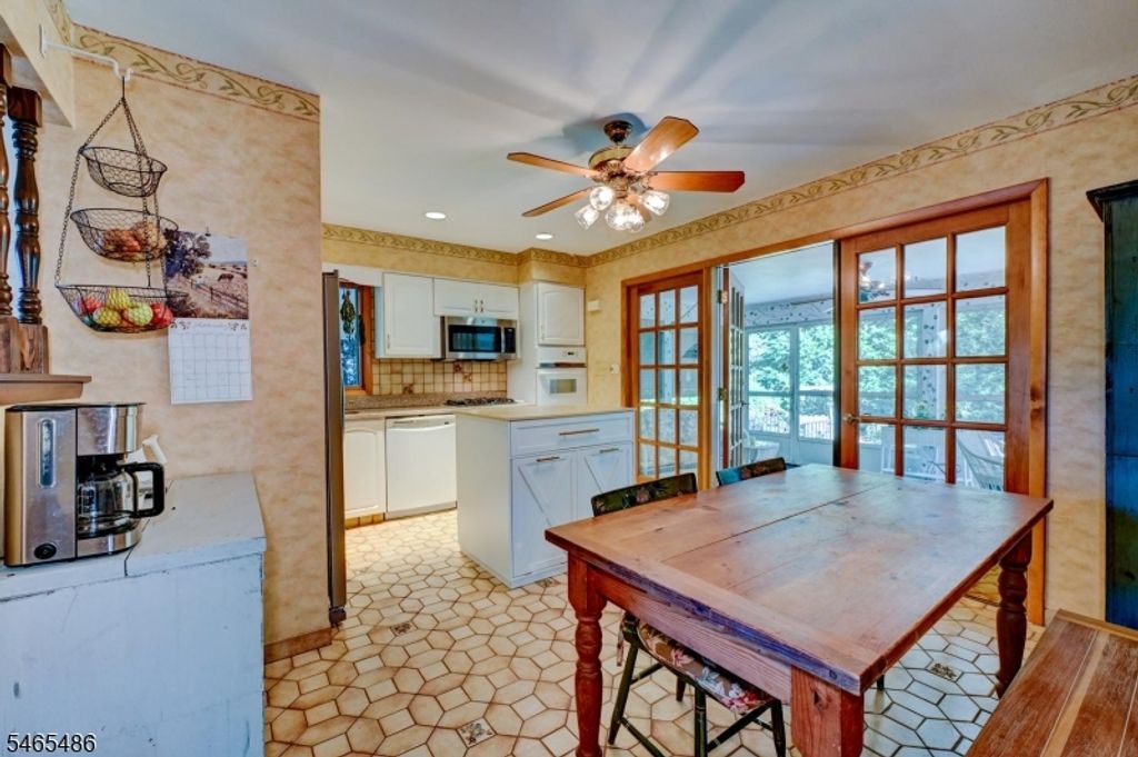13 Graham Pl, Wanaque Boro, NJ 07465 — photo 2