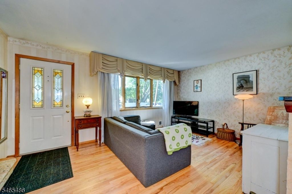 13 Graham Pl, Wanaque Boro, NJ 07465 — photo 4