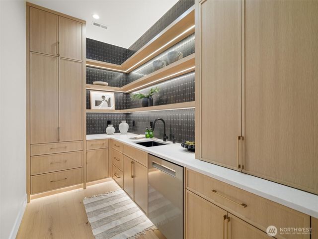 8706 NE 182nd Place, Vancouver, WA 98682