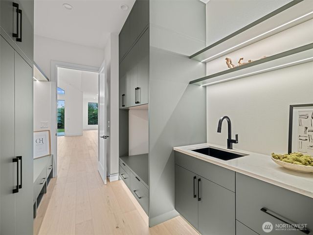 8706 NE 182nd Place, Vancouver, WA 98682