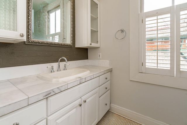 37 Stewart Avenue, Columbus, OH 43206