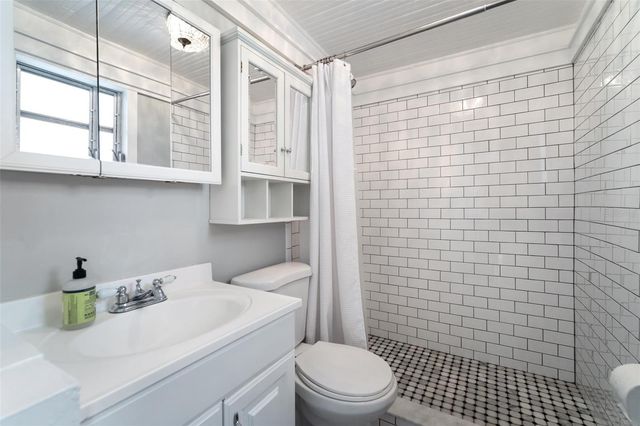 5906 N OTIS AVENUE, Tampa, FL 33604