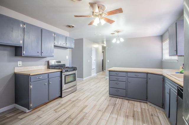 907 S Pecos Drive, Brownfield, TX 79316