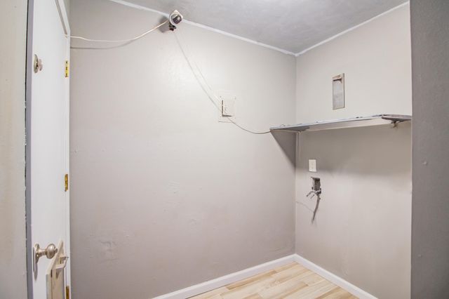 907 S Pecos Drive, Brownfield, TX 79316