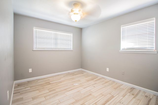 907 S Pecos Drive, Brownfield, TX 79316