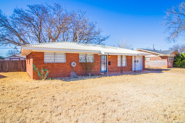 907 S Pecos Drive, Brownfield, TX 79316