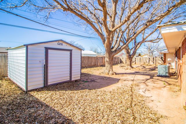 907 S Pecos Drive, Brownfield, TX 79316