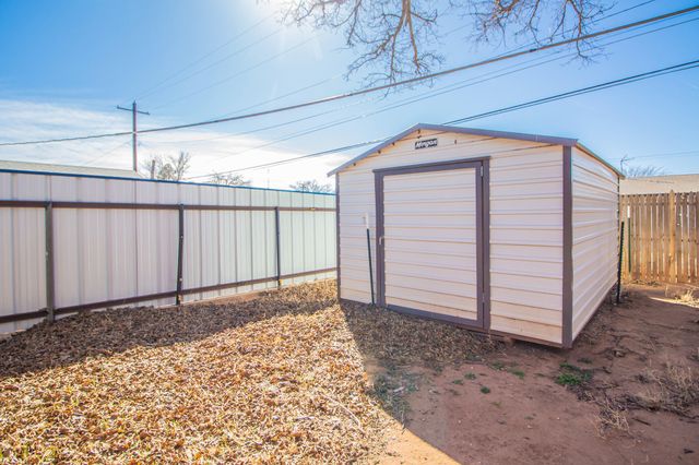 907 S Pecos Drive, Brownfield, TX 79316