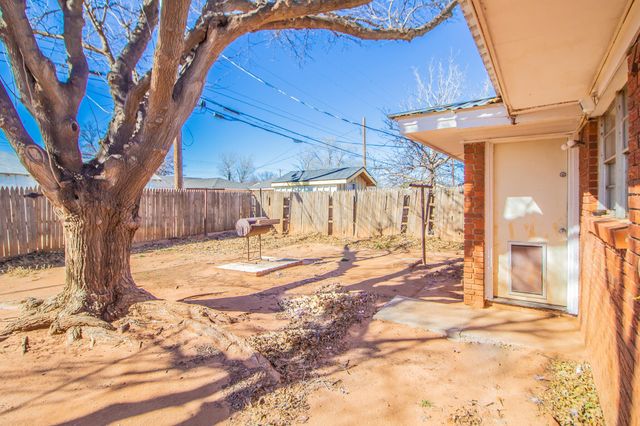907 S Pecos Drive, Brownfield, TX 79316