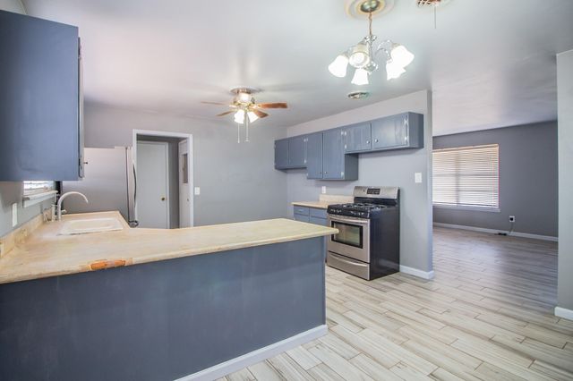 907 S Pecos Drive, Brownfield, TX 79316