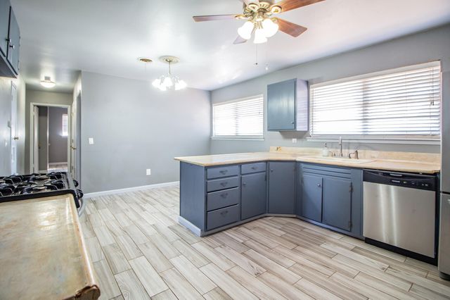 907 S Pecos Drive, Brownfield, TX 79316