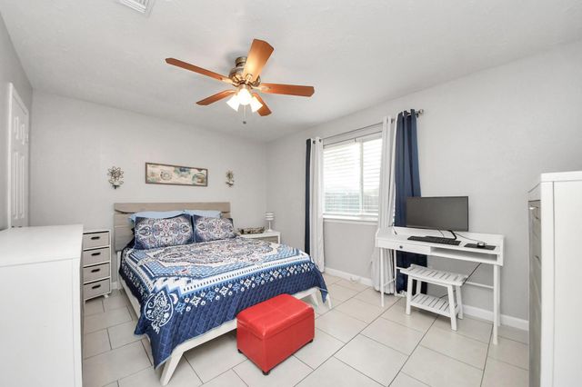 10203 Hollow Canyon Drive, Sugar Land, TX 77498