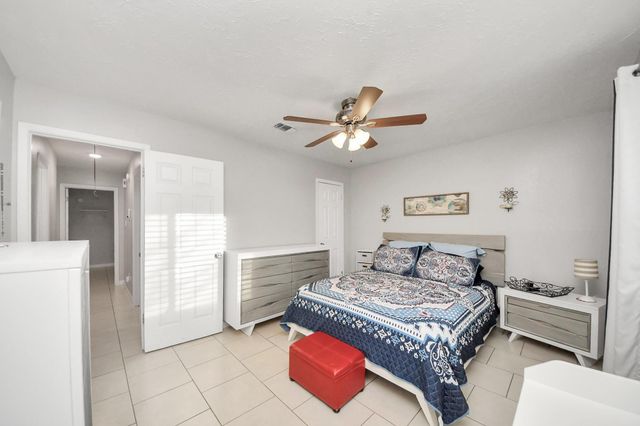 10203 Hollow Canyon Drive, Sugar Land, TX 77498