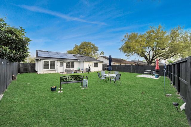 10203 Hollow Canyon Drive, Sugar Land, TX 77498