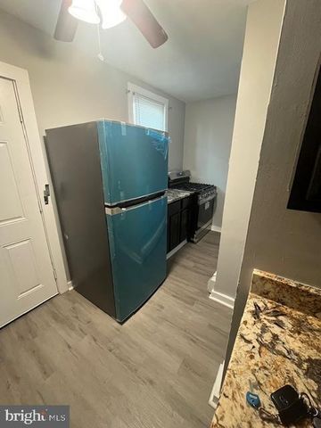 502 W OAK LN, Glenolden, PA 19036