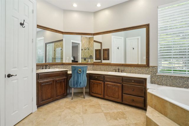 4904 Argyle Lane, Denton, TX 76226