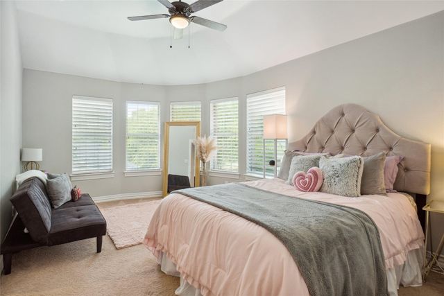 4904 Argyle Lane, Denton, TX 76226