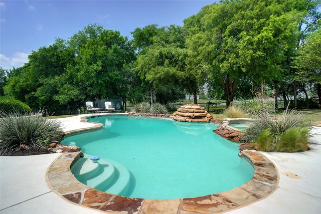 4904 Argyle Lane, Denton, TX 76226