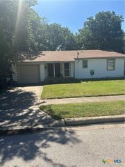 1004 S 2nd Street, Killeen, TX 76541