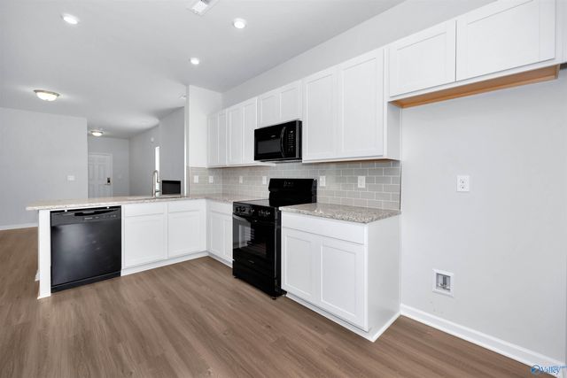 7213 Fox Glen Circle SE, Owens Cross Roads, AL 35763