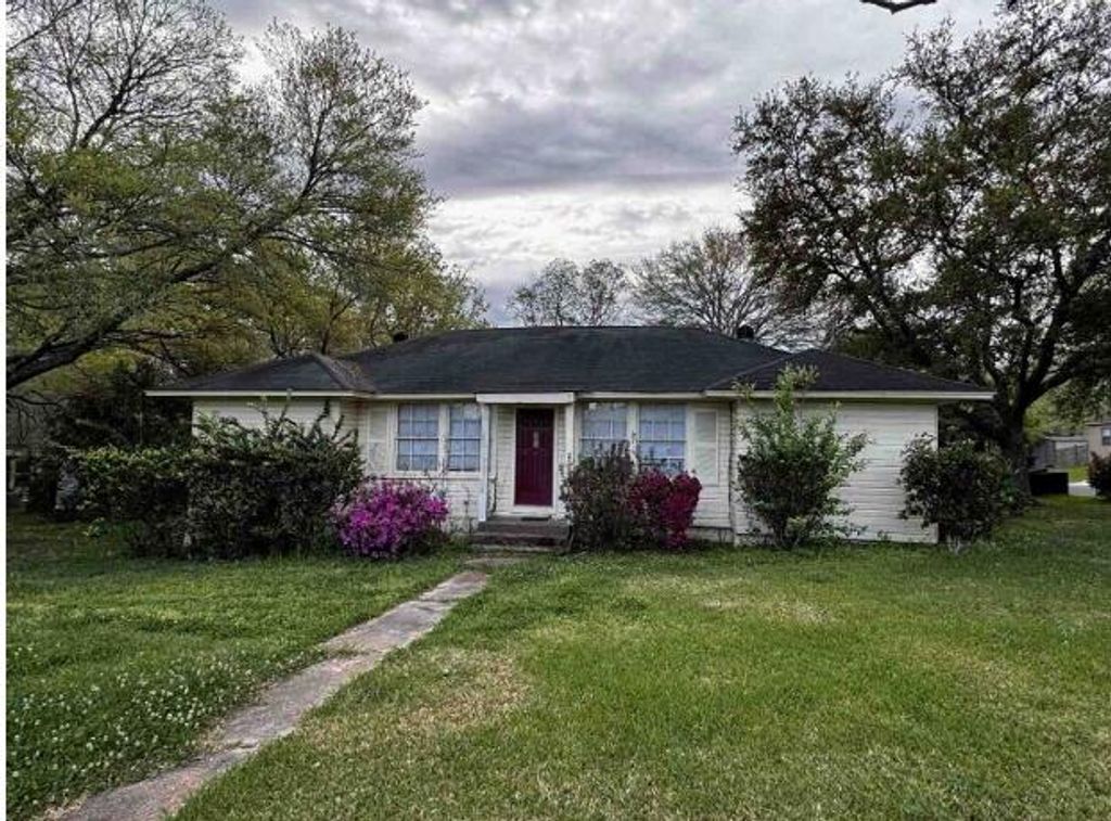 2119 Jean St, Leesville, LA 71446