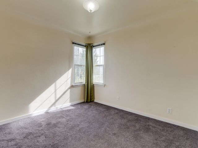 4124 N Hawthorne St, Spokane, WA 99205