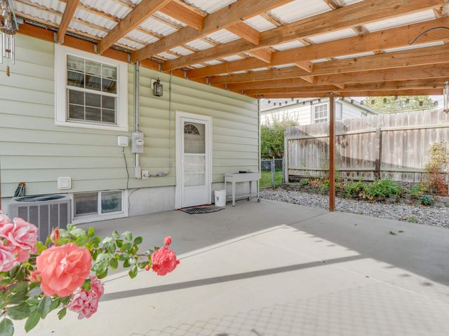 4124 N Hawthorne St, Spokane, WA 99205