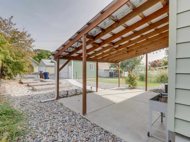 4124 N Hawthorne St, Spokane, WA 99205