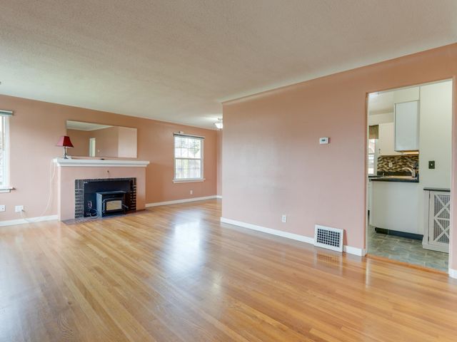 4124 N Hawthorne St, Spokane, WA 99205