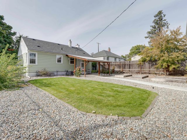 4124 N Hawthorne St, Spokane, WA 99205