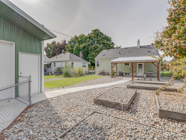 4124 N Hawthorne St, Spokane, WA 99205