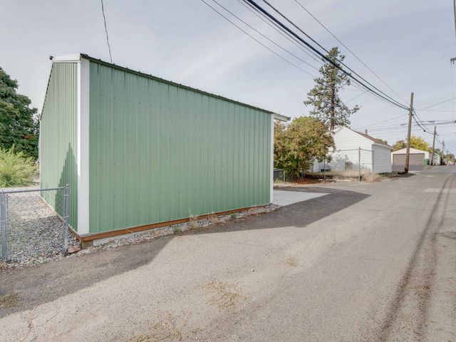 4124 N Hawthorne St, Spokane, WA 99205