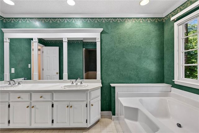 3359 Woodrock Lane, Snellville, GA 30078
