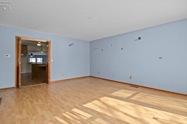 W 14015 Lake Road, Vermilion, OH 44089