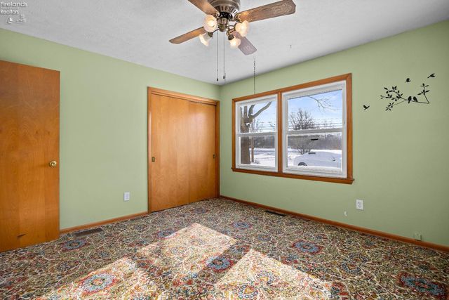 W 14015 Lake Road, Vermilion, OH 44089