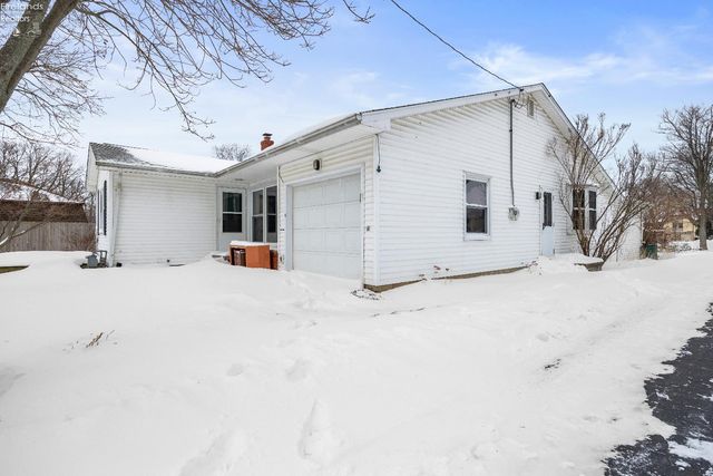 W 14015 Lake Road, Vermilion, OH 44089