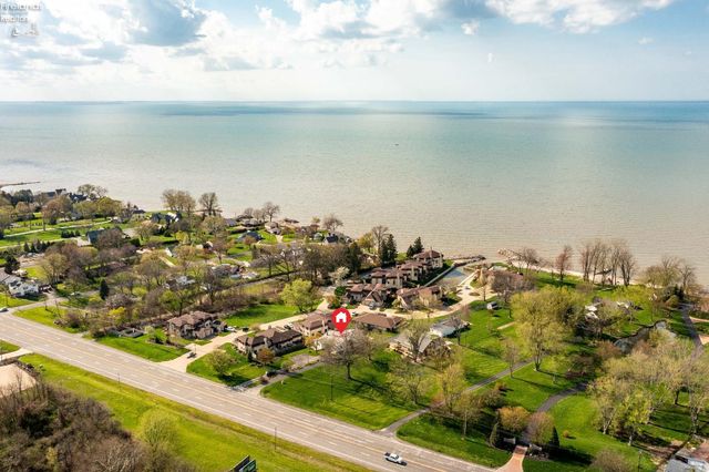 W 14015 Lake Road, Vermilion, OH 44089