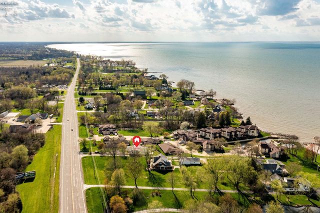 W 14015 Lake Road, Vermilion, OH 44089